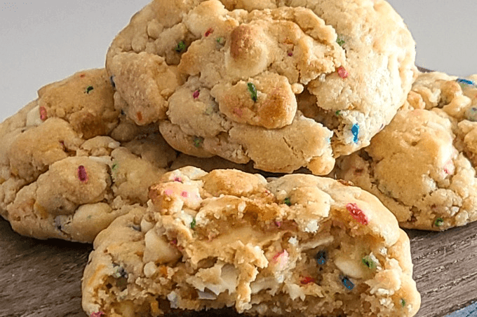 Canova Birthday Cake Cookie