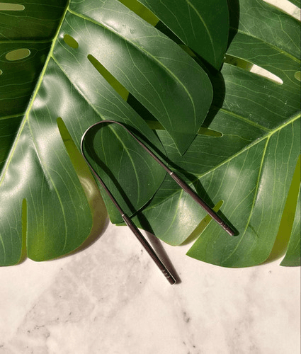 Oak & Willow Stainless Steel Tongue Scraper